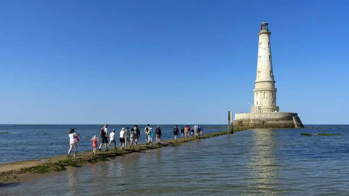 voyage-en-gironde-zoom-sur-le-phare-de-cordouan transfert entre aéroport de Bordeaux et Royan
